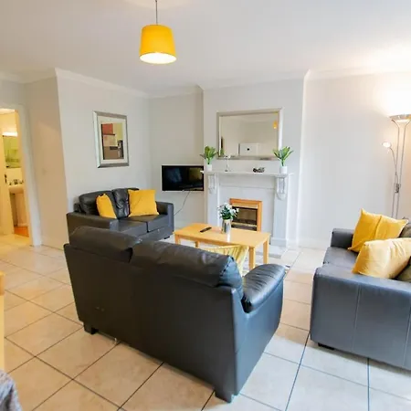 2 Bed By Shortstays Apartment